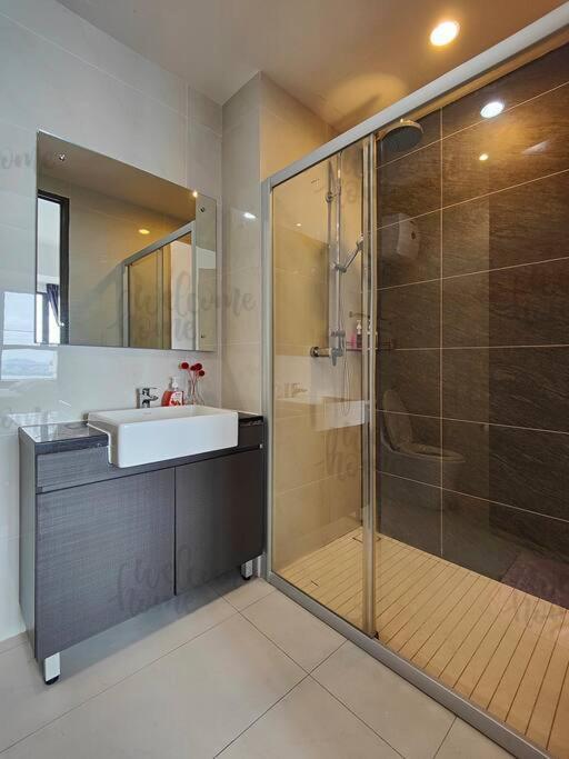 Bay Laurel, Country Garden Danga Bay Homestay By Welcome Home Johor Bahru Bagian luar foto