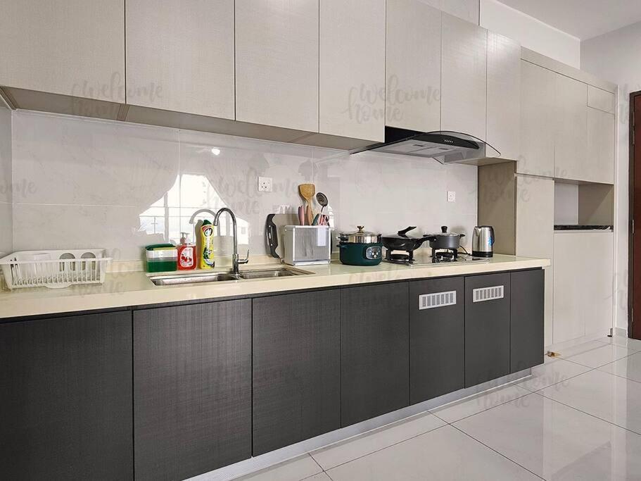 Bay Laurel, Country Garden Danga Bay Homestay By Welcome Home Johor Bahru Bagian luar foto