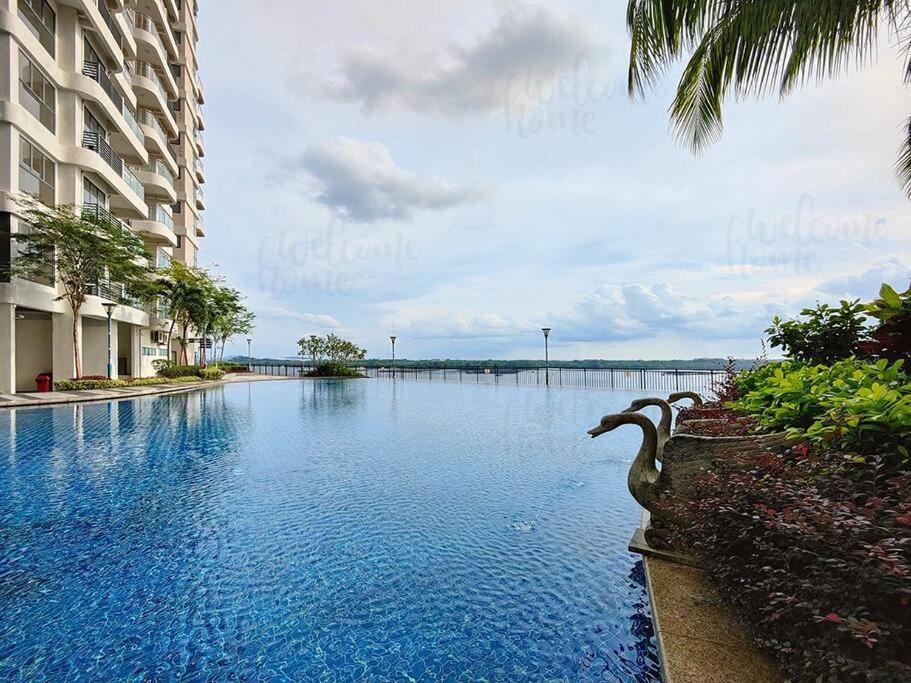 Bay Laurel, Country Garden Danga Bay Homestay By Welcome Home Johor Bahru Bagian luar foto